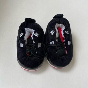 AJ4 Breds cozy slippers unisex one size fits most 7-11 adult